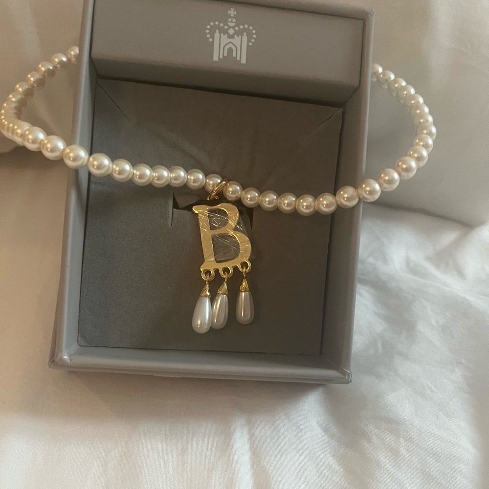 Ann Boleyn Replica Iconic “B”Pendant Neclace.